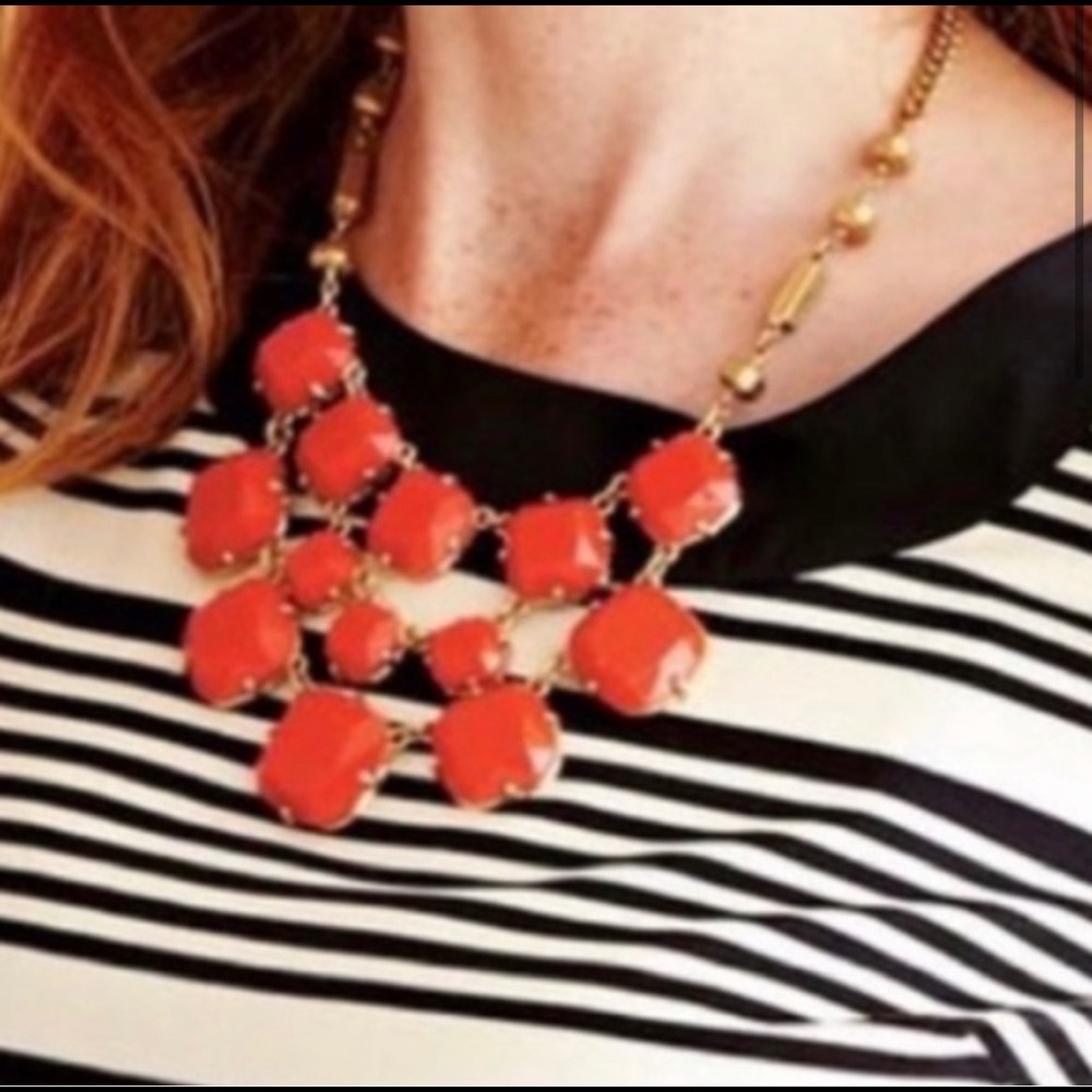 Stella & Dot coral statement necklace